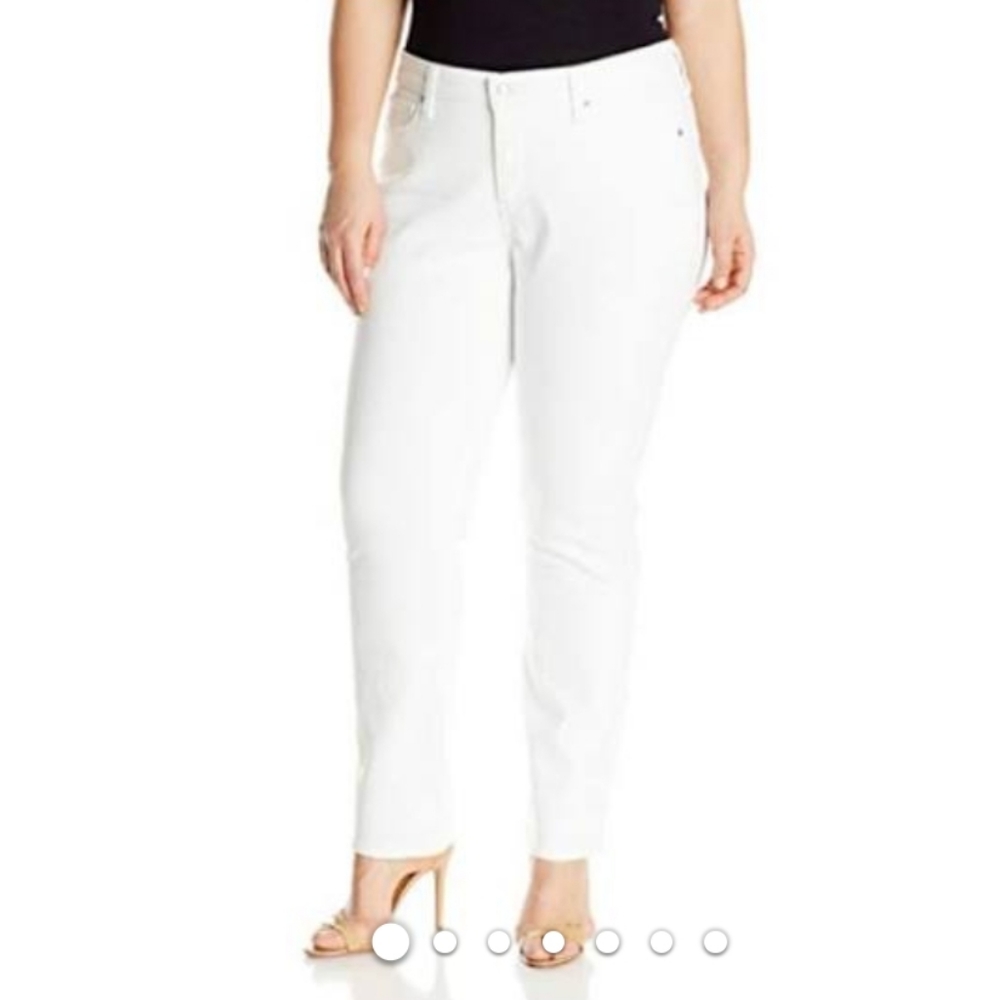 Levi's Classic Straight White denim